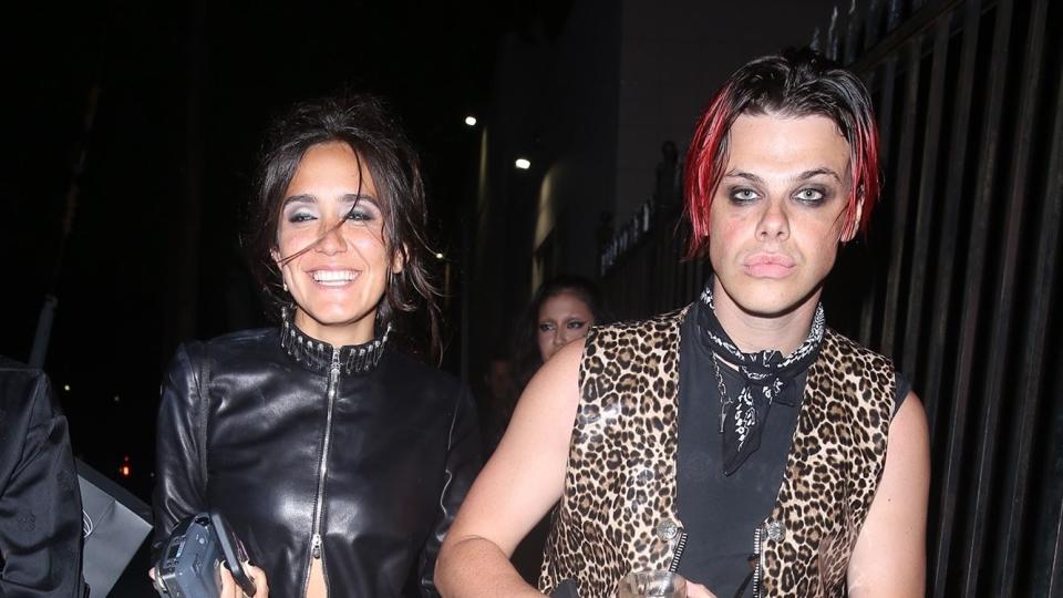 Yungblud and his girlfriend Jesse Jo Stark are seen partying with Stella Maxwell in West Hollywood!