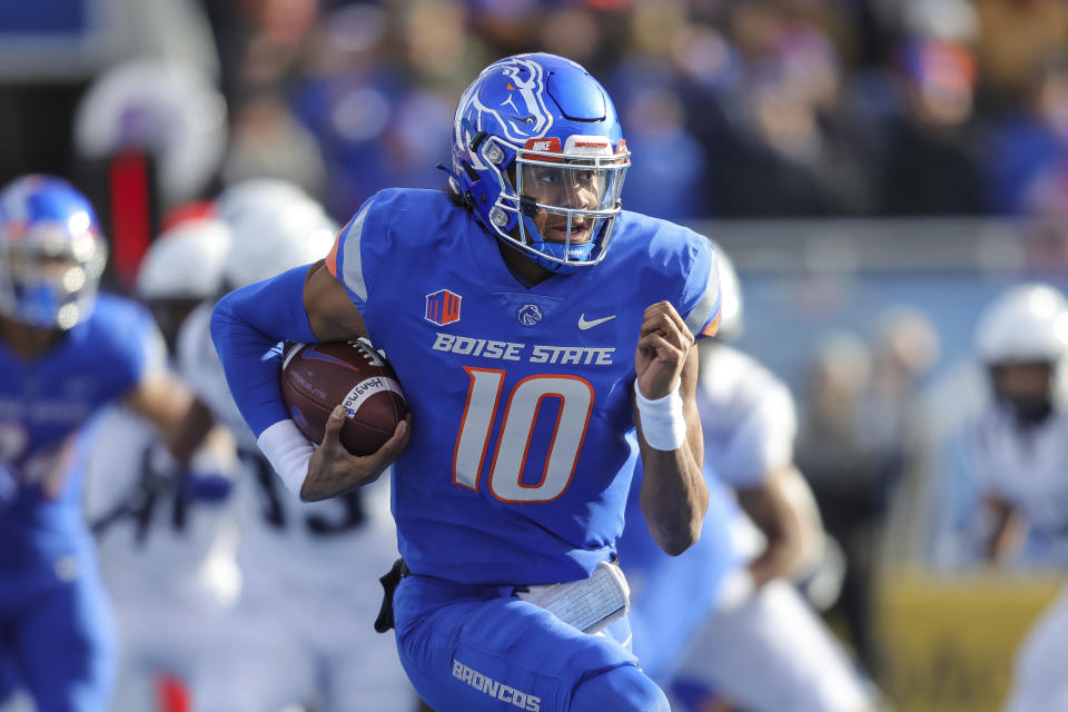 Boise State quarterback Taylen Green (10) will lead a team trying to beat North Texas in the Frisco Bowl. (AP Photo/Steve Conner)