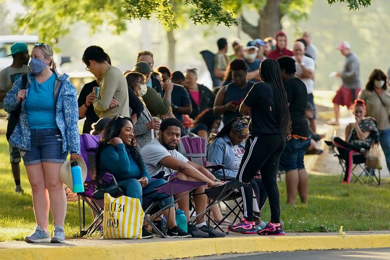 People line up outside Kentucky Career Center in Frankfort