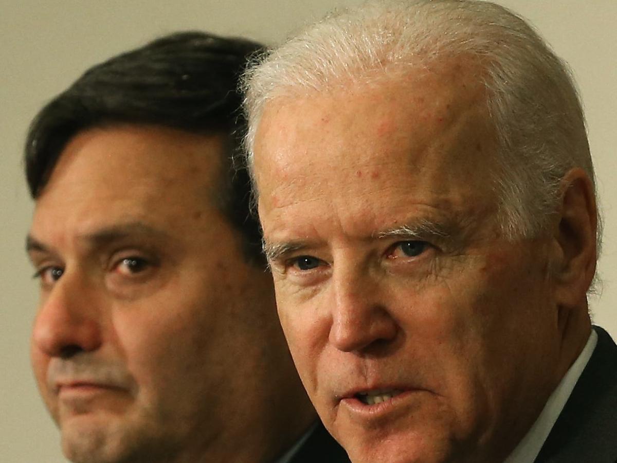 Ron Klain says Putin utilizing a nuclear weapon is ‘not not possible to think about’ and Biden is making ready for the chance, e-book