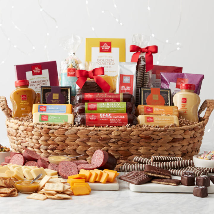 Hickory Farms Grand Holiday Gift Basket