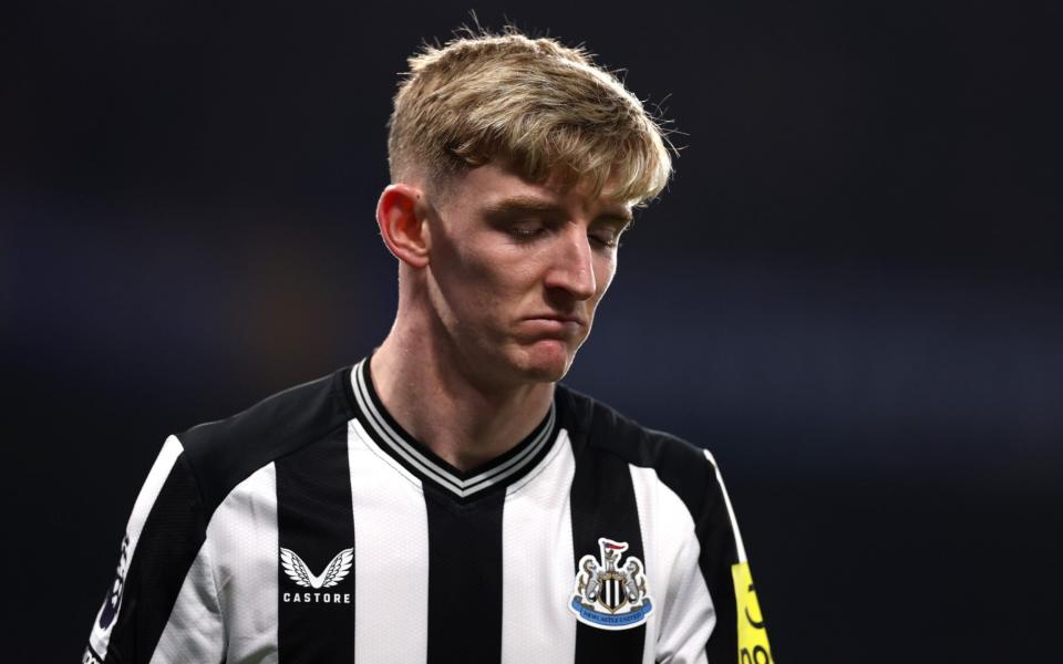Newcastle's Gordon suffered a leg injury