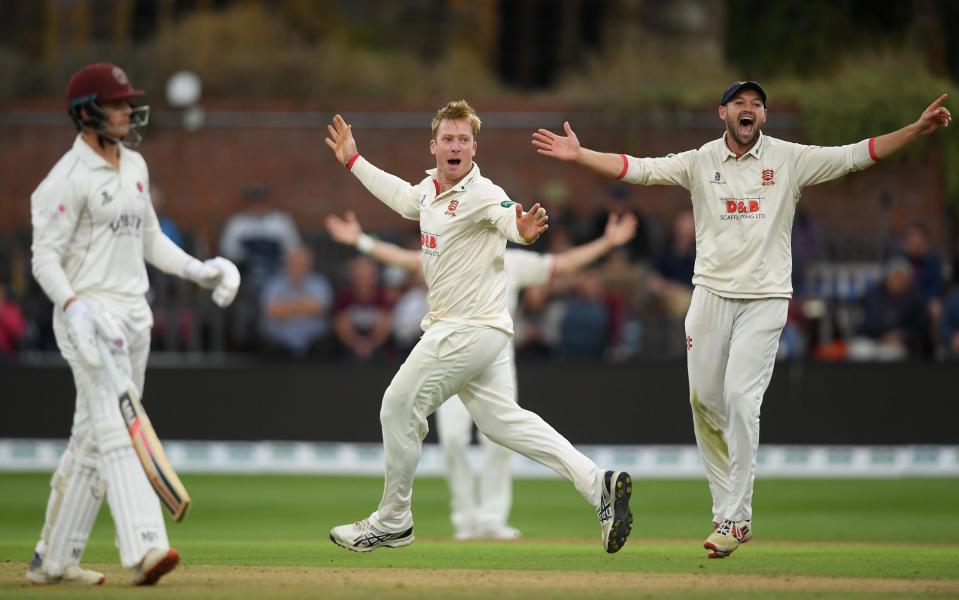 Simon Harmer and Nick Browne of Essex appeal successfully for the wicket of James Hildreth of Somerset - GETTY IMAGES