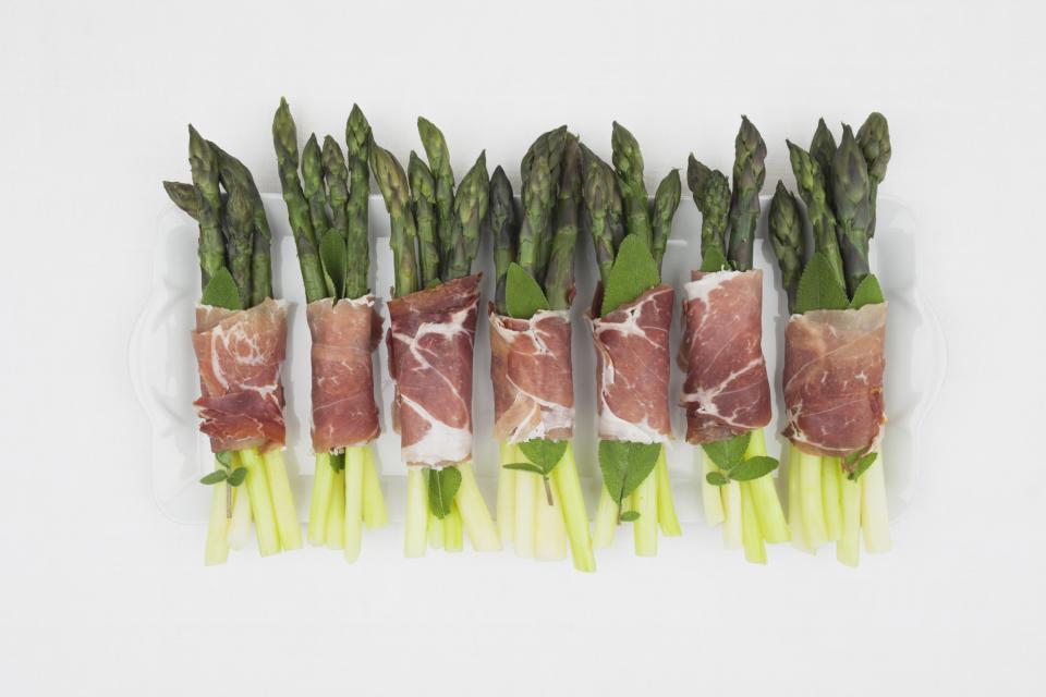 Parma ham and asparagus