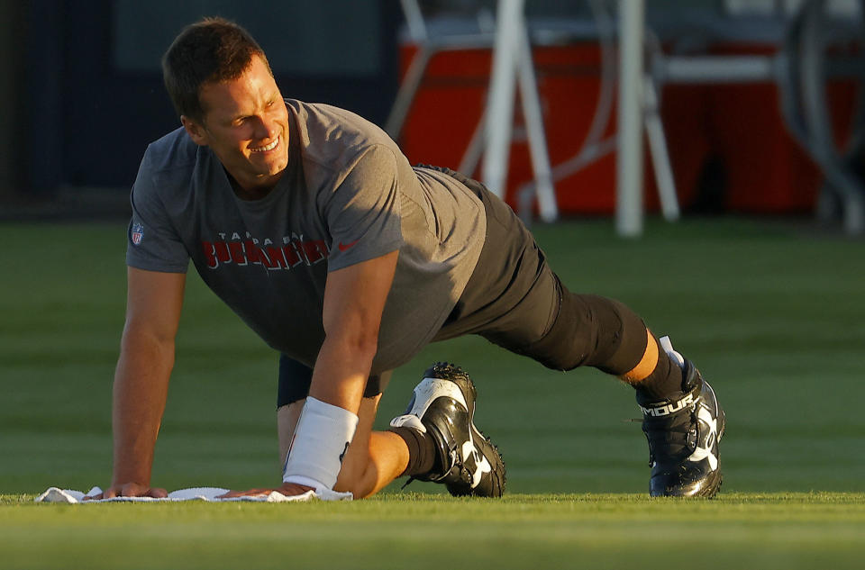 Tom Brady works out during a practice at AdventHealth Training Center on August 04, 2020 in Tampa. (Photo by Mike Ehrmann/Getty Images)