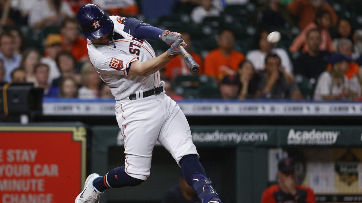 Bregman, McCormick homer to help Astros beat Twins 5-1