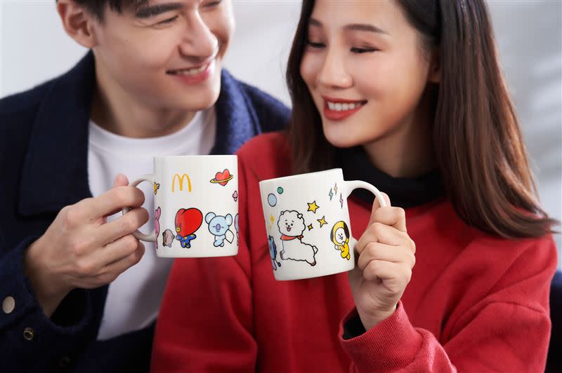 「BT21陶瓷餐具三件組」每組包含「BT21馬克杯」、「BT21陶瓷碗」及「BT21陶瓷餐盤」。（圖／品牌業者提供）