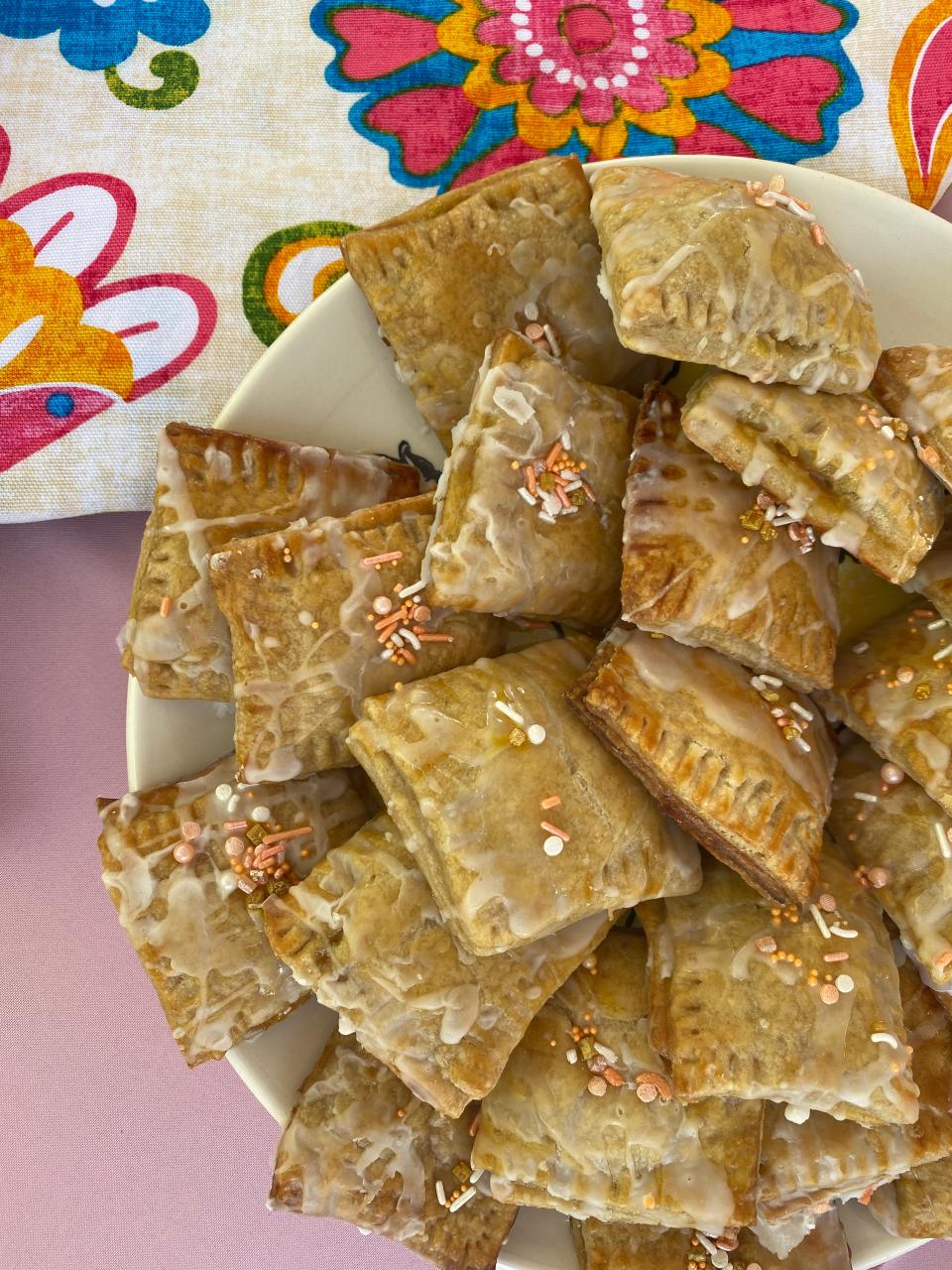 The bakery will feature fresh made sourdough bread, homemade pies and cakes as well as seasonal pastries like cookies, danishes and these peaches and cream pop-tarts.