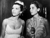 <p>Nancy (Bild, links) und Tina Sinatra 1966 bei der Hochzeit des Filmproduzenten Arthur Loew mit Regina Groves im Hollywood-Club The Daisy. Nancy Sinatra, geboren 1940, legte eine beachtliche Karriere als Popsängerin hin ("These Boots Are Made For Walkin"), während Tina Sinatra (Jahrgang 1948) auf eine Karriere als Filmproduzentin auswich. (Bild: Keystone/Getty Images)</p> 