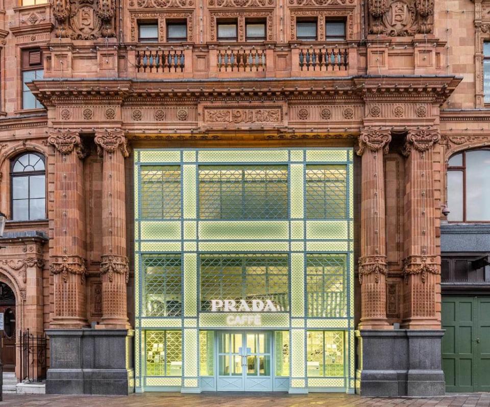 位於英國哈洛德（Harrods）百貨公司的「Prada Caffè」。圖片來源：Harrods