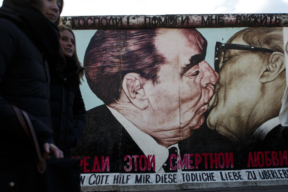 Die Berliner Mauer wurde für Eija-Riitta Eklöf zum Liebesabbild. (Bild: Carsten Koall/Getty Images)