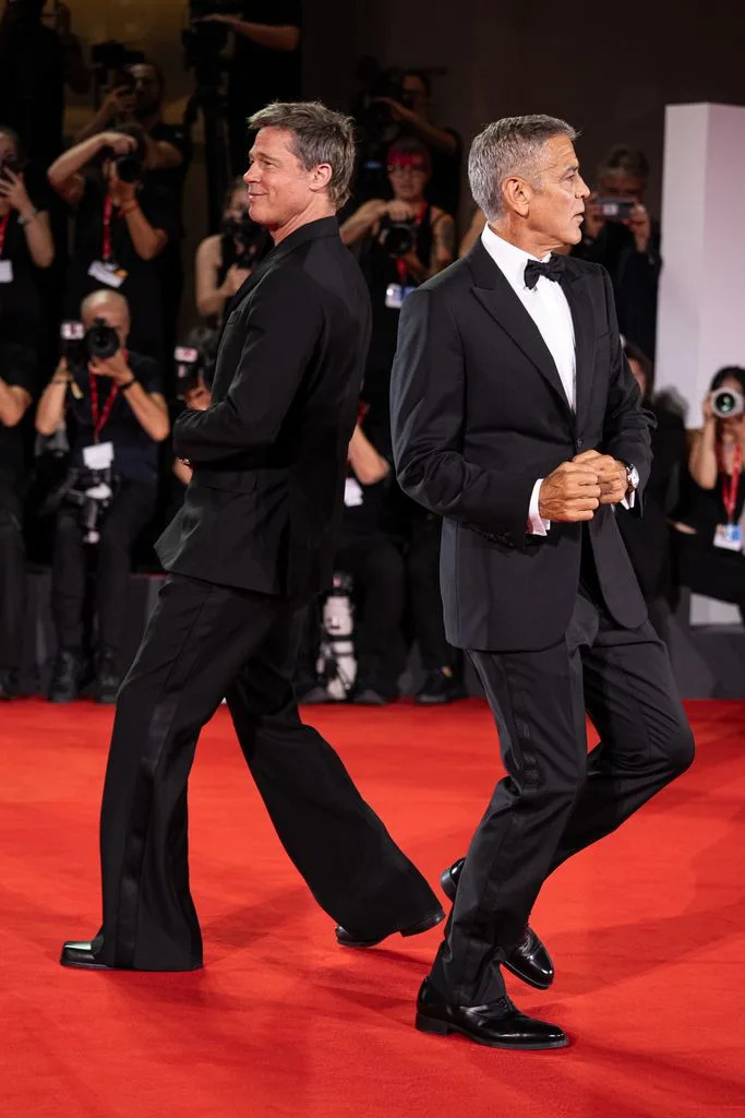 Brad Pitt y George Clooney asisten al estreno de 'Wolfs' en el Festival de Venecia el 1 de septiembre de 2024 