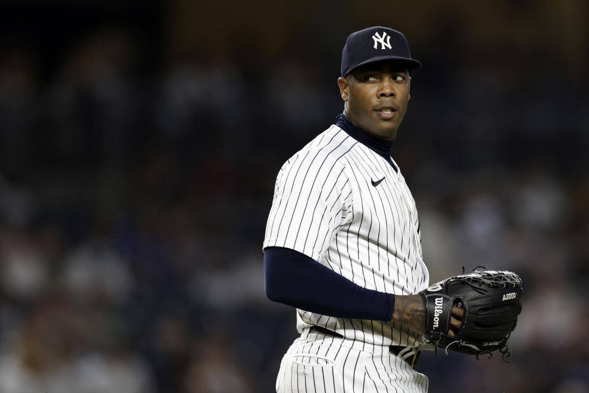 Yankees place Aroldis Chapman on IL with elbow inflammation