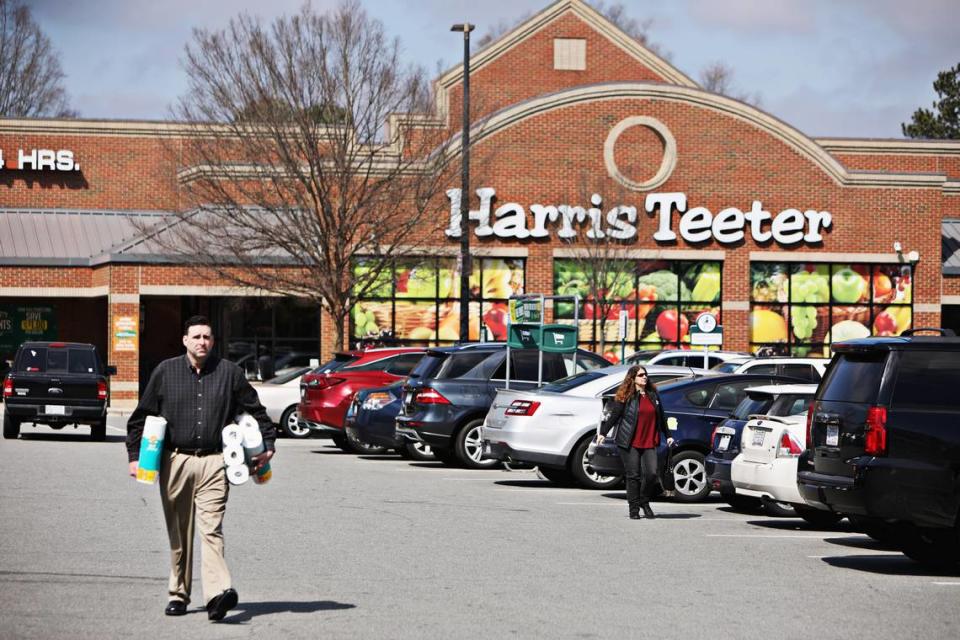 Grocery store Harris Teeter unveiled a new logo March 10 on social media sites Twitter, Facebook, Instagram. Many people online did not like it.