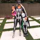 <p>Rob Kardashian’s ex did a family costume — skeleton crew! — without him. (Photo: <a rel="nofollow noopener" href="https://www.instagram.com/p/Ba7xcDHl4u3/?hl=en&taken-by=blacchyna" target="_blank" data-ylk="slk:Blac Chyna via Instagram;elm:context_link;itc:0;sec:content-canvas" class="link ">Blac Chyna via Instagram</a>) </p>