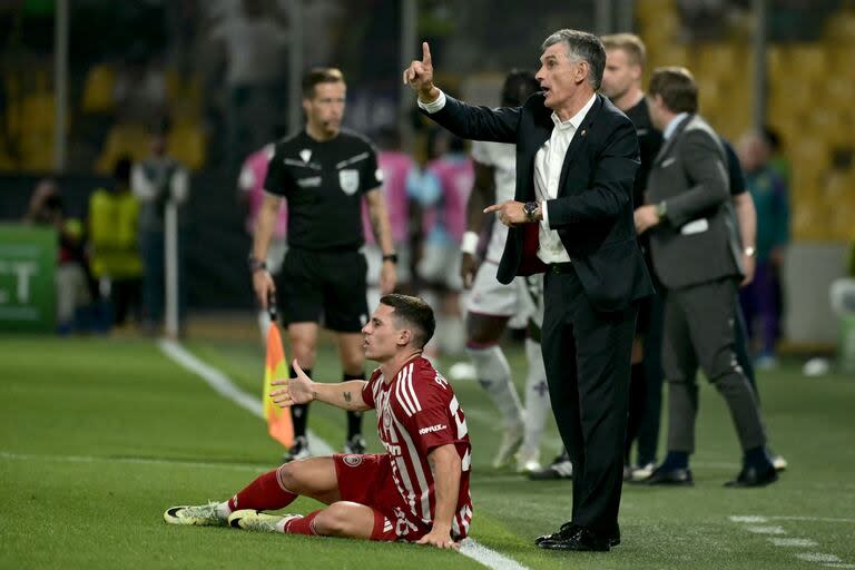 José Luis Mendilibar asumió hace tres meses en Olympiacos y pudo consagrarse campeón