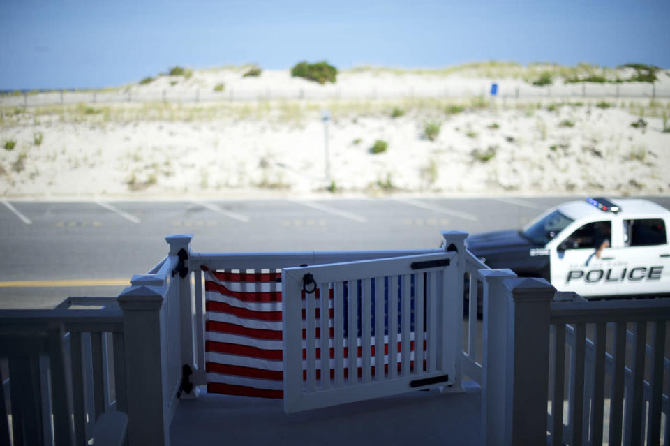 Pipe bomb explodes at Jersey Shore