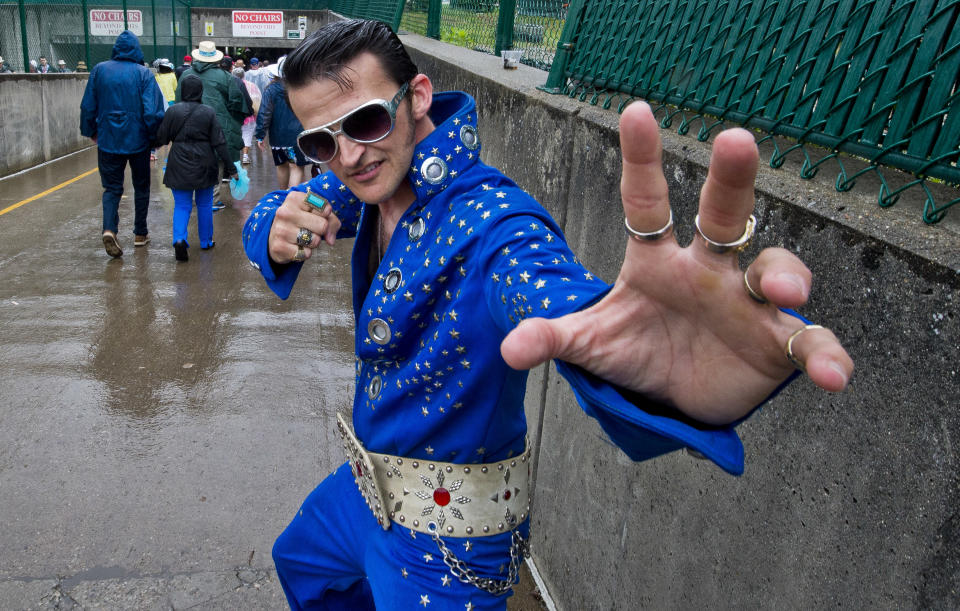 <p>An Elvis impersonator on Kentucky Derby Day at Churchill Downs on May 5, 2018 in Louisville, Ky. (Photo : Scott Serio/Eclipse Sportswire/Getty Images) </p>