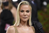 Khloe Kardashian llega a la gala a beneficio del Instituto del Vestido del Museo Metropolitano de Arte para celebrar la inauguración de la exposición "In America: An Anthology of Fashion" el lunes 2 de mayo de 2022 en Nueva York. (Foto Evan Agostini/Invision/AP)