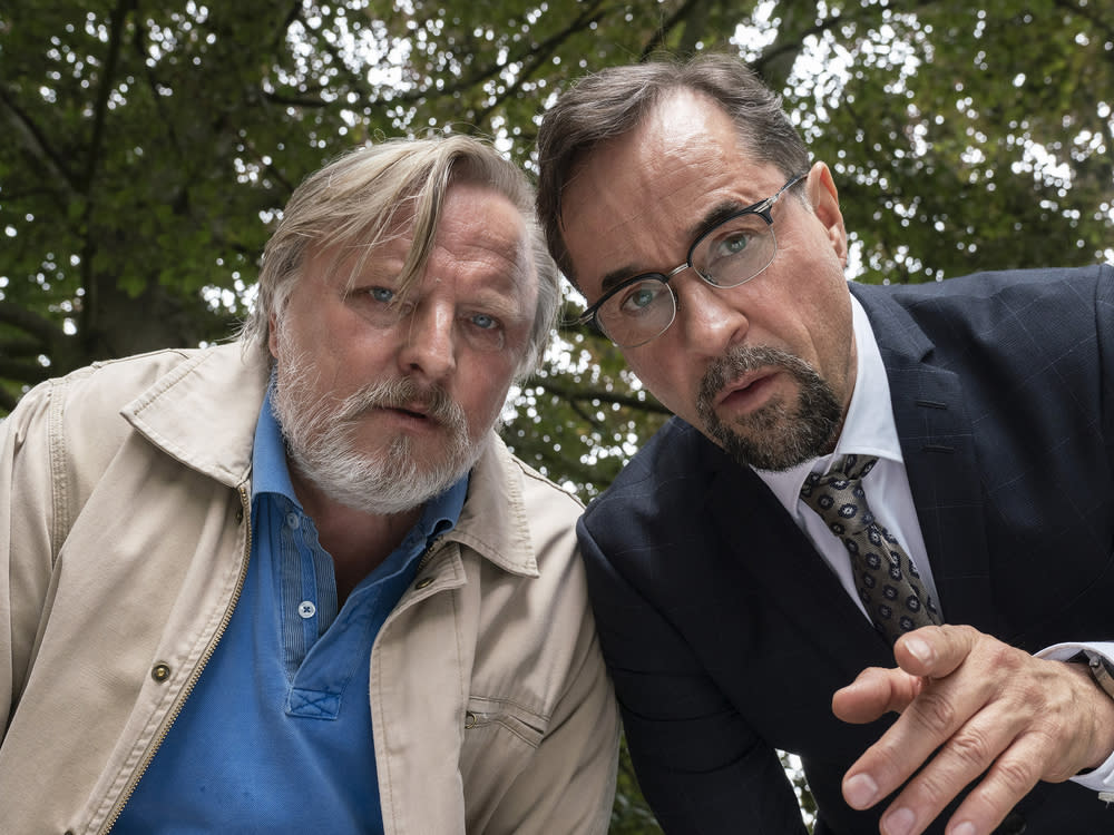 Frank Thiel (Axel Prahl, l.) und Prof. Karl-Friedrich Boerne (Jan Josef Liefers), hier in "Es lebe der König!" (Bild: WDR/Thomas Kost)