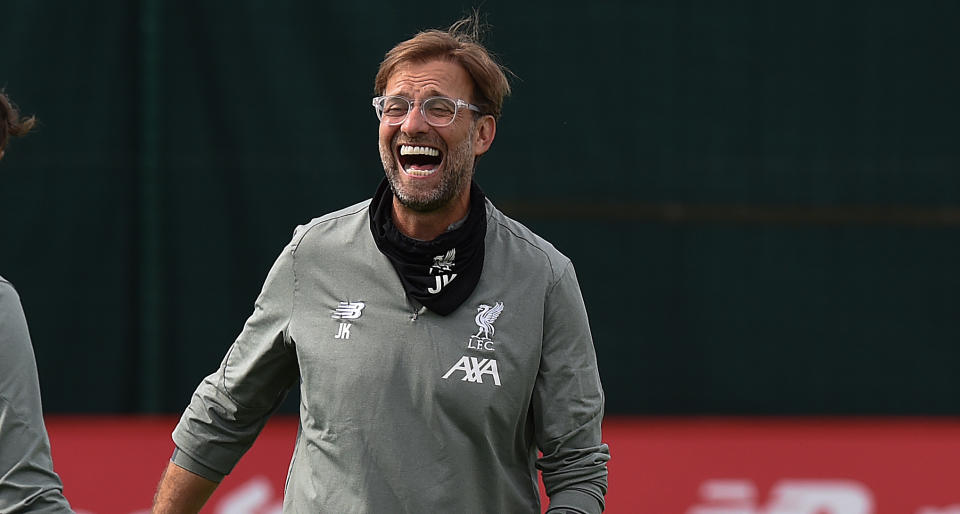 Der FC Liverpool in Blau? Auch Jürgen Klopp wird es überrascht haben. (Bild: Getty Images)