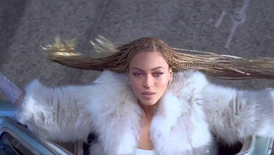 Fotograma del vídeo de la canción 'Formation', del álbum 'Lemonade', de Beyoncé. <a href="https://www.youtube.com/watch?v=WDZJPJV__bQ&list=PLHFeMk_LSwG4BGn8F5MlOZWYyLWzLCvSe&index=6" rel="nofollow noopener" target="_blank" data-ylk="slk:Beyoncé;elm:context_link;itc:0;sec:content-canvas" class="link ">Beyoncé</a>