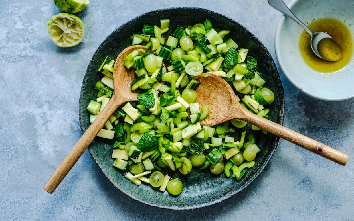 Re-hydrating salad