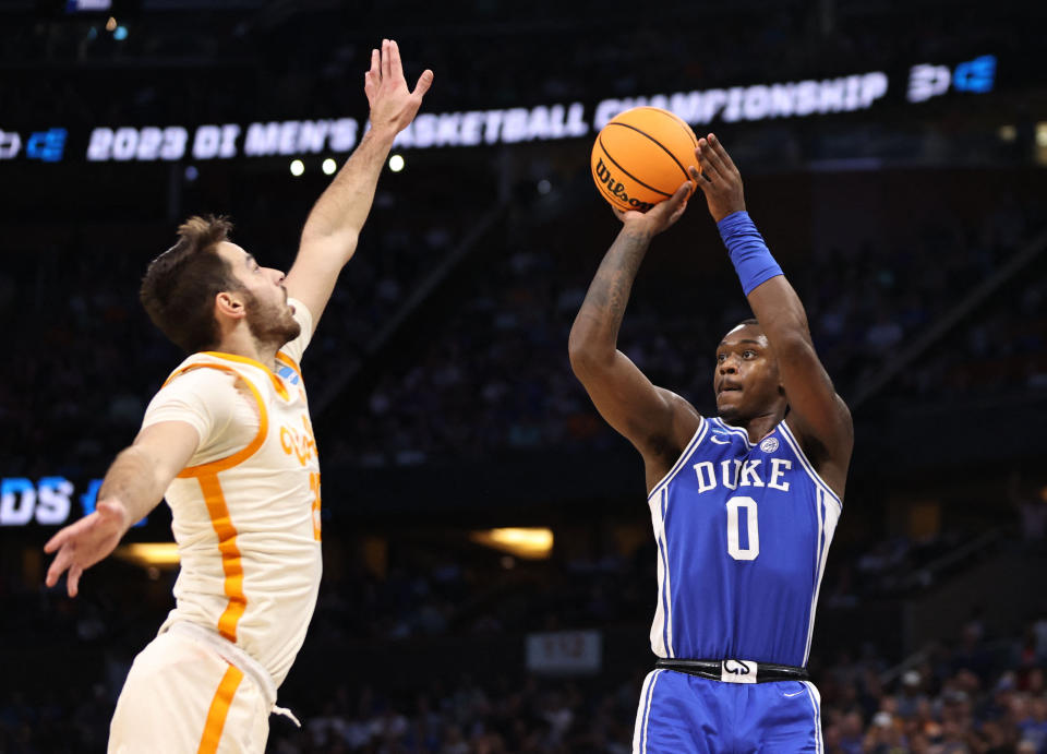 Duke forward Dariq Whitehead shoots over Tennessee guard Santiago Vescovi during the NCAA tournament. (Matt Pendleton/USA TODAY Sports)