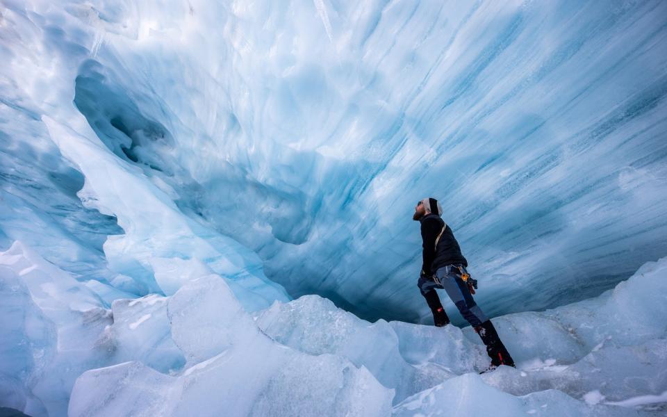 Alien world under Austria's doomed glaciers tells tale of their collapse - LISI NIESNER /REUTERS