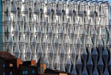 The new U.S. Embassy catches the evening light as it nears completion, in Nine Elms, London, Britain October 20, 2017. REUTERS/Peter Nicholls