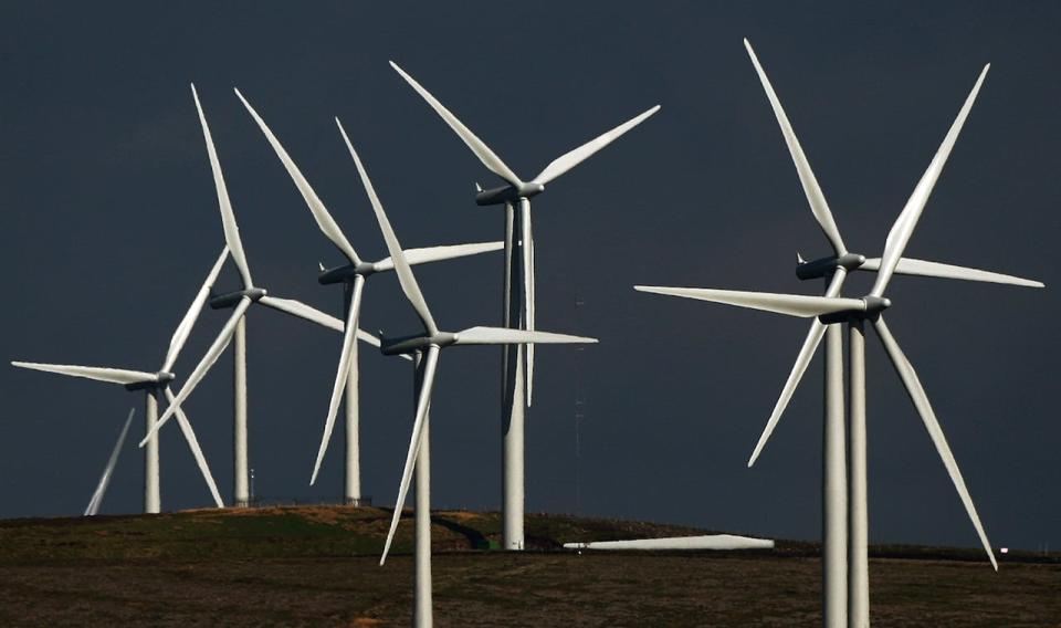 A general view shows the Whitelee wind farm near Eaglesham, East Renfrewshire, in Scotland May 20, 2009. The Scottish Power Renewables' Whitelee wind farm is Europe's largest onshore wind power project with 140 turbines which can help power 180,000 homes, the company said on its website. 