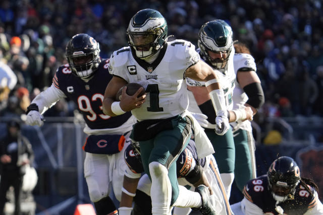 NFL Week 14: Jalen Hurts, Eagles secure playoff spot, thump rival