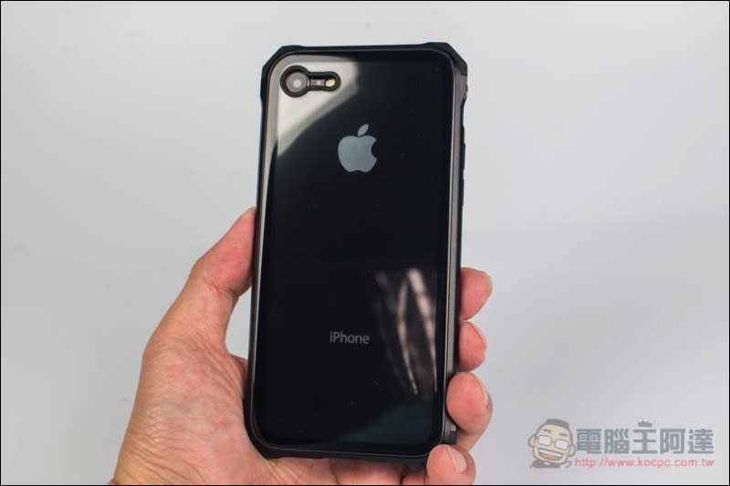 Elpaka iPhone 8/8 Plus 磁吸與玻璃金屬保護殼開箱推薦 相容 7/7Plus、iPhone X 即將登場