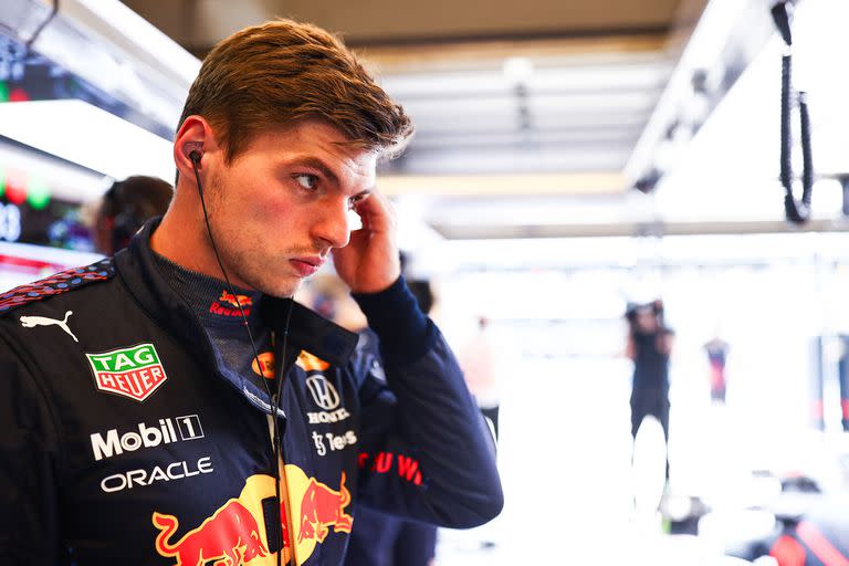 Verstappen se enojó por inesperado sobrepaso de Hamilton que, según Christian Horner, jefe de Red Bull, vulneró una "regla no escrita" entre ambos.