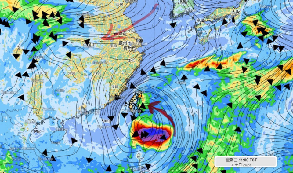 氣象達人彭啟明指出，預測東北季風周二、三會減弱，與颱風不會有顯著的共伴效應，但東半部仍有較大雨勢。(翻攝自彭啟明FB)