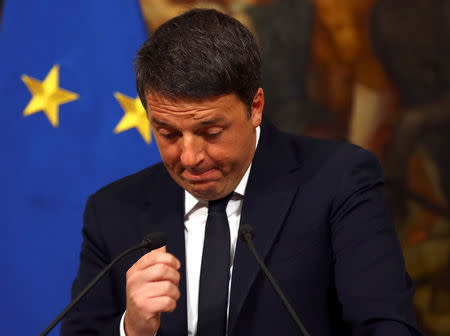 Italian Prime Minister Matteo Renzi gestures during a media conference after a referendum on constitutional reform at Chigi palace in Rome, Italy, December 5, 2016. REUTERS/Alessandro Bianchi