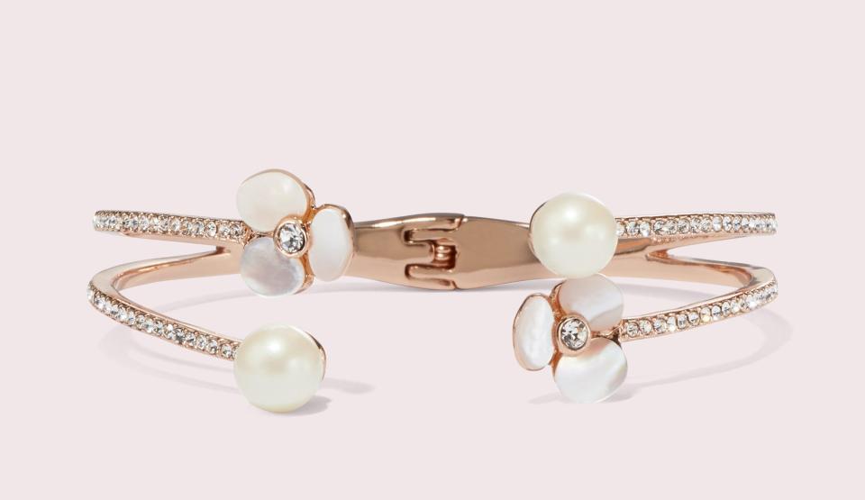 Dainty and elegant, here you come.