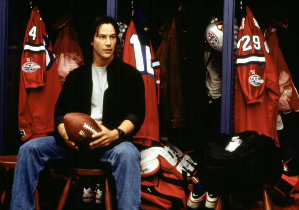 <h1 class="title">THE REPLACEMENTS, Keanu Reeves, 2000</h1><cite class="credit">Everett Collection</cite>