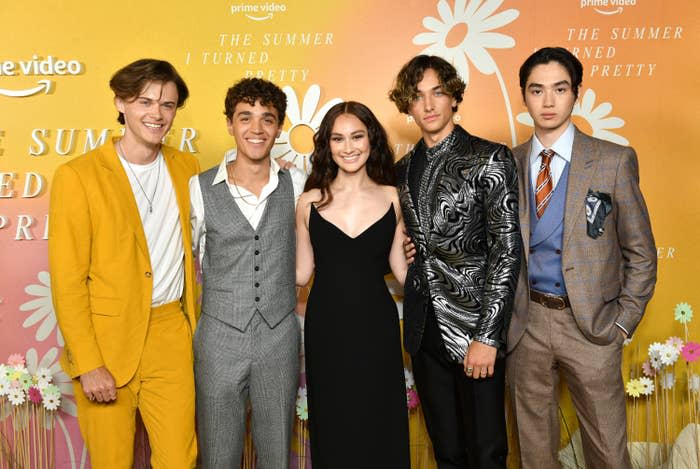 Christopher Briney, David Iacono, Lola Tung, Gavin Casalegno and Sean Kaufman on the red carpet