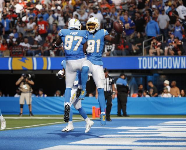 Photos: Cleveland Browns at Los Angeles Chargers at SoFi Stadium