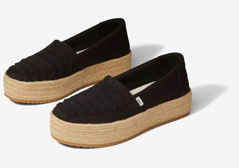 the espadrilles in black