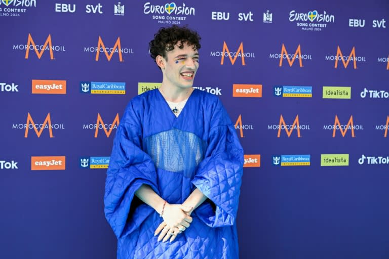 El cantante suizo Nemo posa en la gala de apertura del Festival de Eurovisión, en la ciudad sueca de Malmo, el 5 de mayo de 2024 (Jessica Gow)