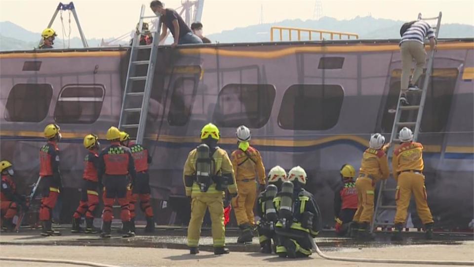 逼真防災防演習　直升機演練空中救援民眾