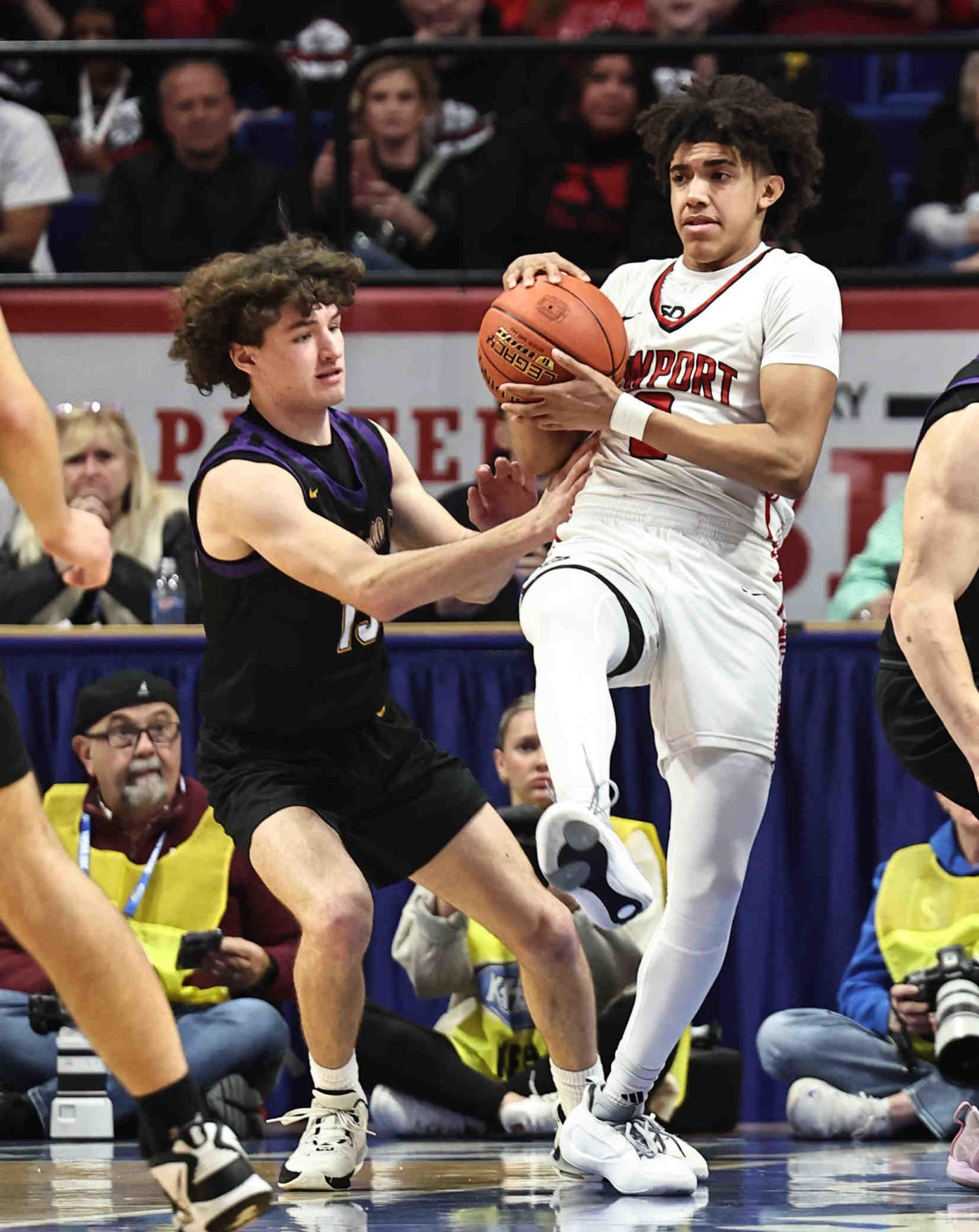 Newport's Taylen Kinney is The Enquirer's Northern Kentucky and Indiana player of the year