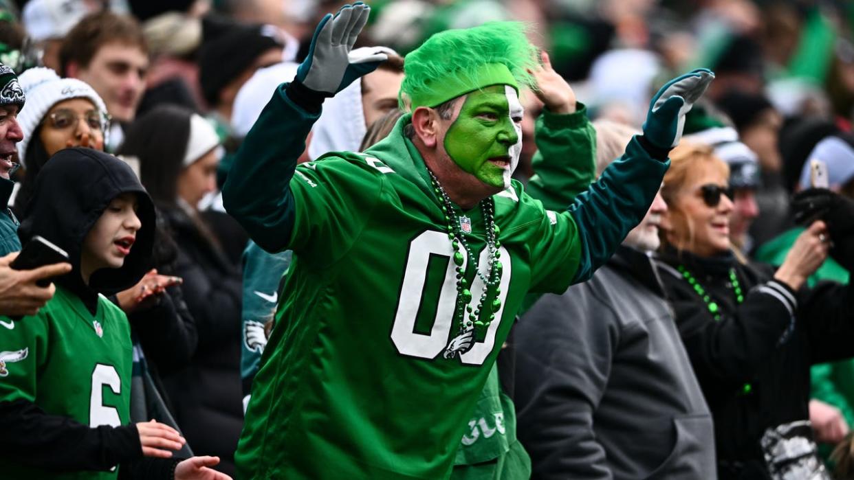 <div>PHILADELPHIA, PA - DECEMBER 31: Philadelphia Eagles fans cheer during the game between the Arizona Cardinals and Philadelphia Eagles on December 31, 2023 at Lincoln Financial Field in Philadelphia, PA. (Photo by Kyle Ross/Icon Sportswire via Getty Images)</div>