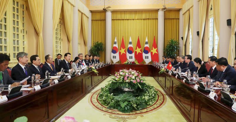 South Korean president visits Vietnam as bilateral trade slumps