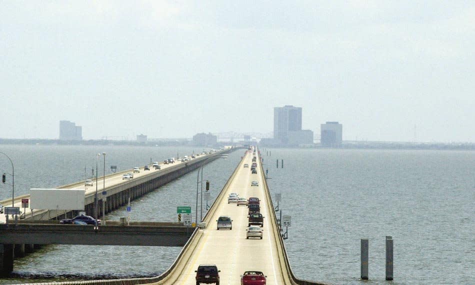 <b>Lake Pontchartrain Causeway</b><br> Located in Louisiana, United States, the Lake Pontchartrain Causeway, consists of two parallel bridges that run parallel to each other. The bridges are supported by 9,500 concrete pilings and spans over 38.35 kilometres. The southern terminus of the Causeway is in Metairie, Louisiana, a suburb of New Orleans. The northern terminus is at Mandeville, Louisiana.