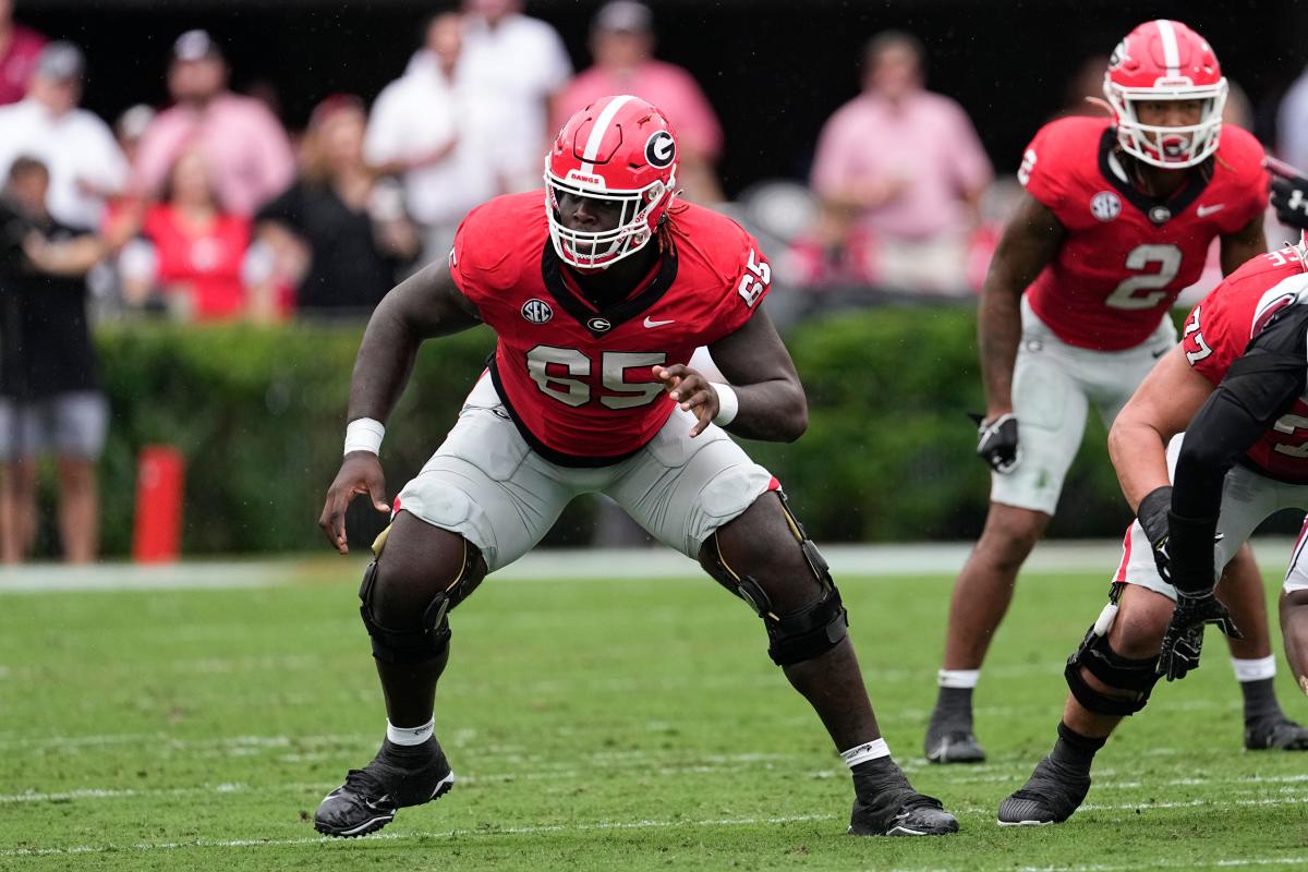 Amarius Mims injury update: UGA tackle questionable to return to SEC championship game