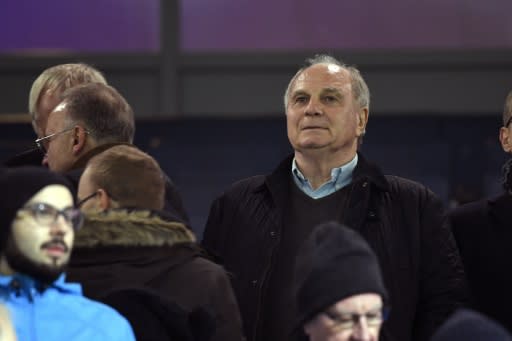 Bayern Munich president Uli Hoeness says he expects a decision to be made about Niko Kovac's replacement within the next three weeks