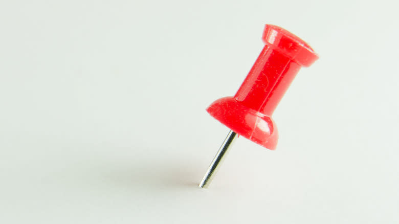 Red thumbtack 